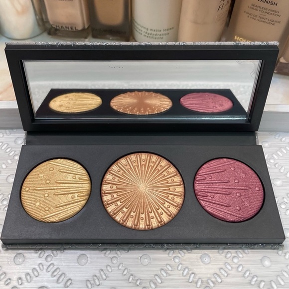 MAC ~ ‘Medium-Deep’ ~ Flashing Ice Extra Dimension Skinfinish Trio ~ NIB - Picture 1 of 16